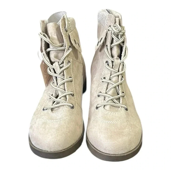 St. John’s Bay Yukka Memory Foam Stacked Heel Lace Up Boots Size 8 NWT - Picture 6 of 13